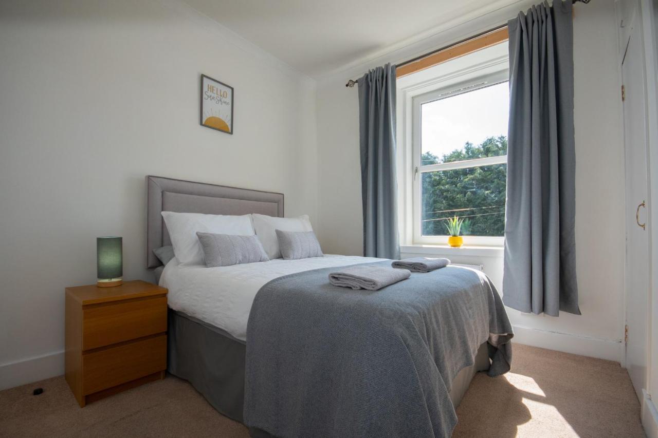 Dwellcome Home Ltd 1 Bed Apt, Half Mile To Union Street Yet Quiet, Free Parking, Fast Wifi, Ideal For Long Term Contractor, Etc Stays, Fully Equipped Kitchen, Regular Housekeeping Option - See Our Site For Assurance Aberdeen Ngoại thất bức ảnh