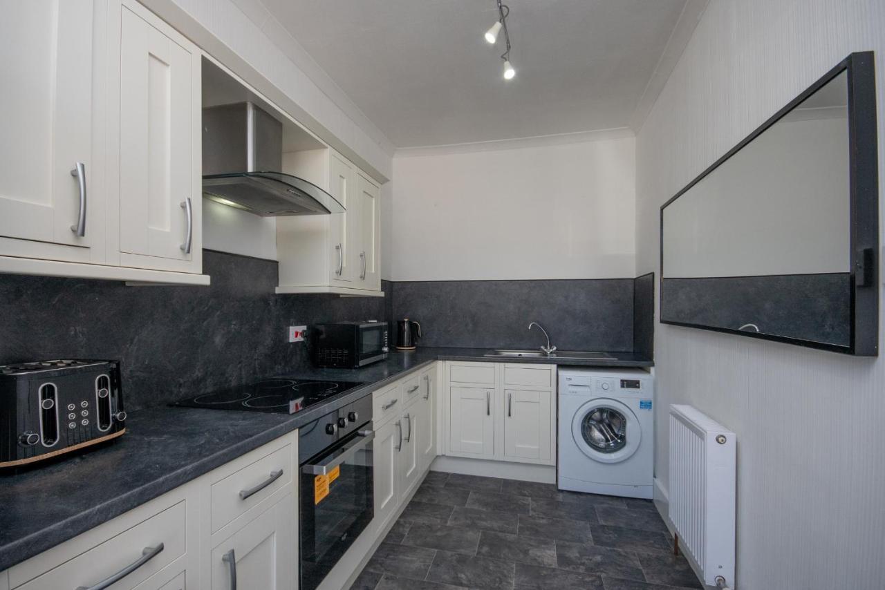 Dwellcome Home Ltd 1 Bed Apt, Half Mile To Union Street Yet Quiet, Free Parking, Fast Wifi, Ideal For Long Term Contractor, Etc Stays, Fully Equipped Kitchen, Regular Housekeeping Option - See Our Site For Assurance Aberdeen Ngoại thất bức ảnh